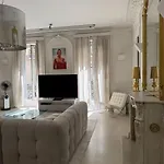 Appartement de 220 m2 à 50 m des Champs-elysees