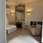 Appartement de 220 m2 à 50 m des Champs-elysees