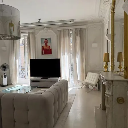 Appartamento De 220 M2 à 50 M Des Champs-elysees *