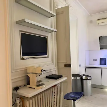 Appartamento De 220 M2 à 50 M Des Champs-elysees *