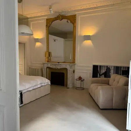 De 220 M2 à 50 M Des Champs-elysees Appartamento *