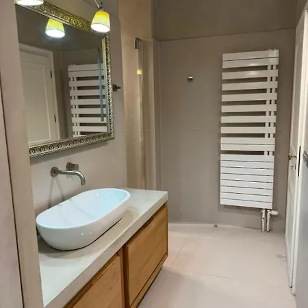 De 220 M2 à 50 M Des Champs-elysees Appartamento *