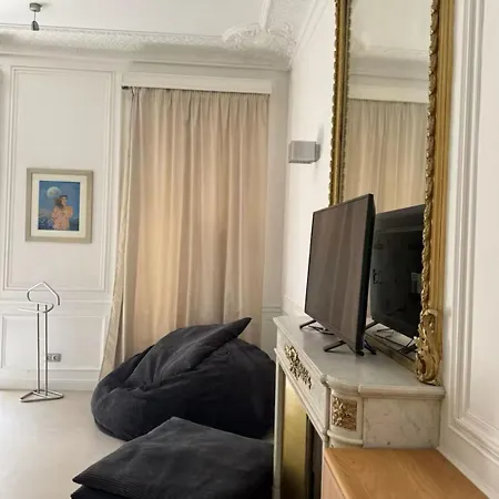 Appartamento De 220 M2 à 50 M Des Champs-elysees *