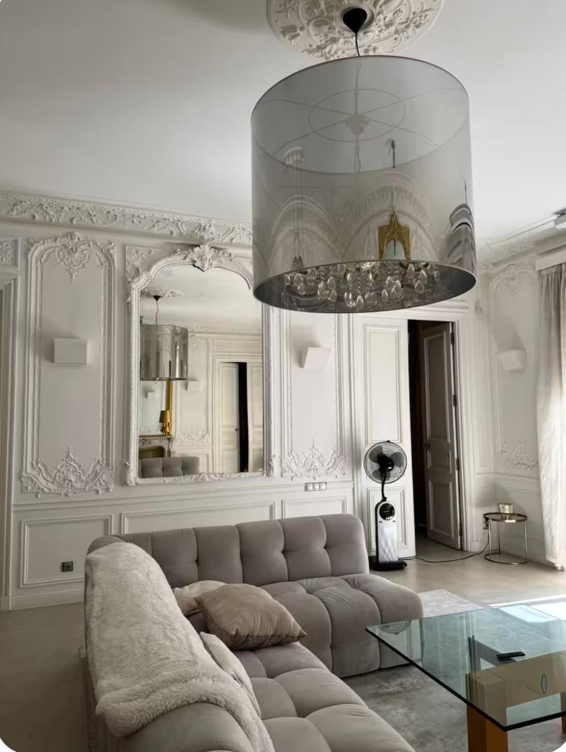 De 220 M2 à 50 M Des Champs-elysees * Parigi