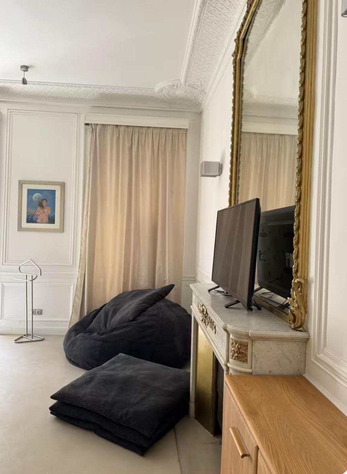 Appartamento De 220 M2 à 50 M Des Champs-elysees *