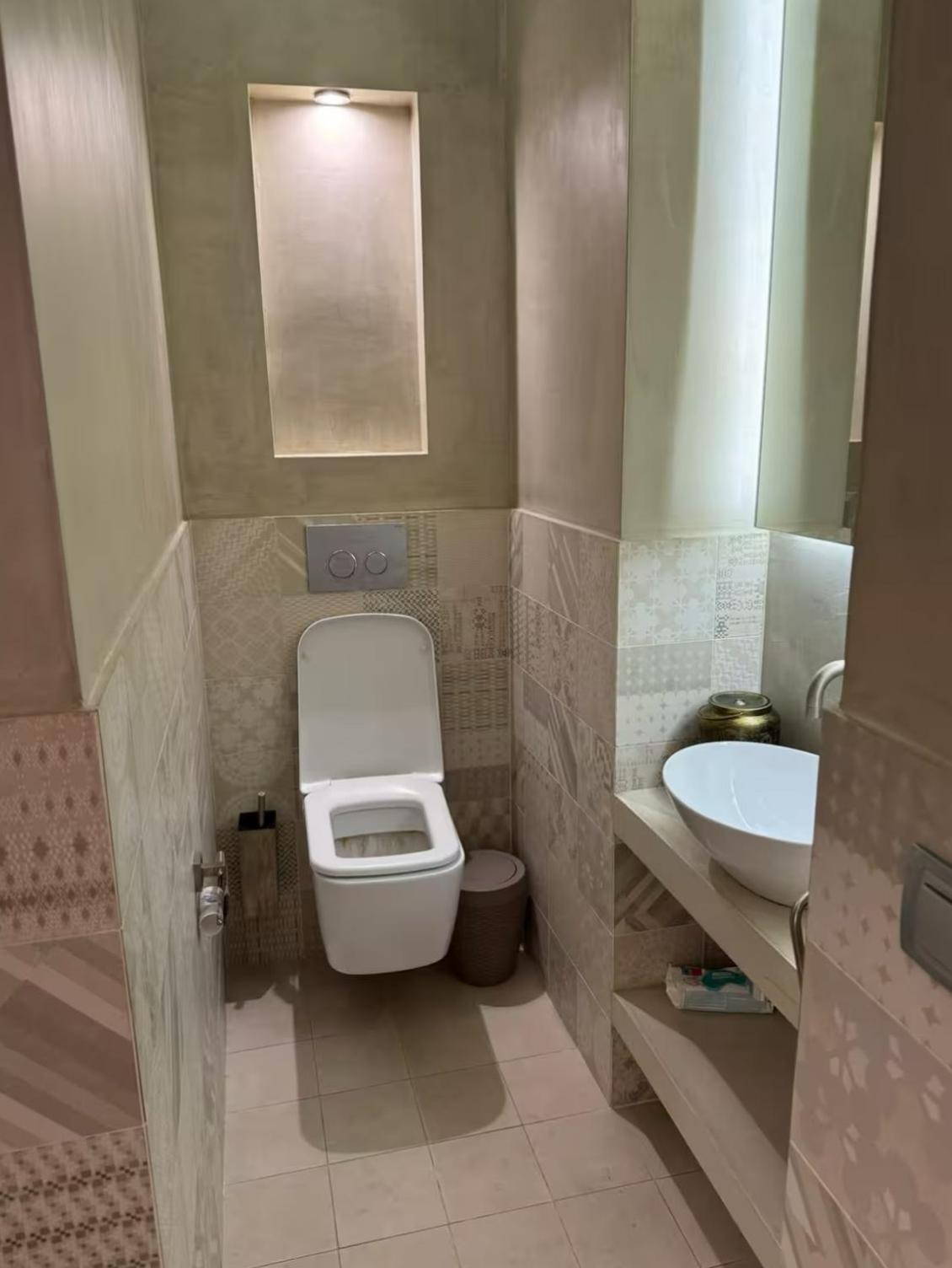 De 220 M2 à 50 M Des Champs-elysees Parigi
